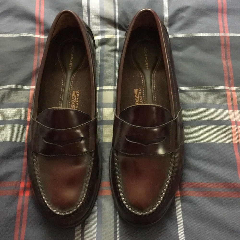 Rockport penny loafers in a size 11, EUC.
